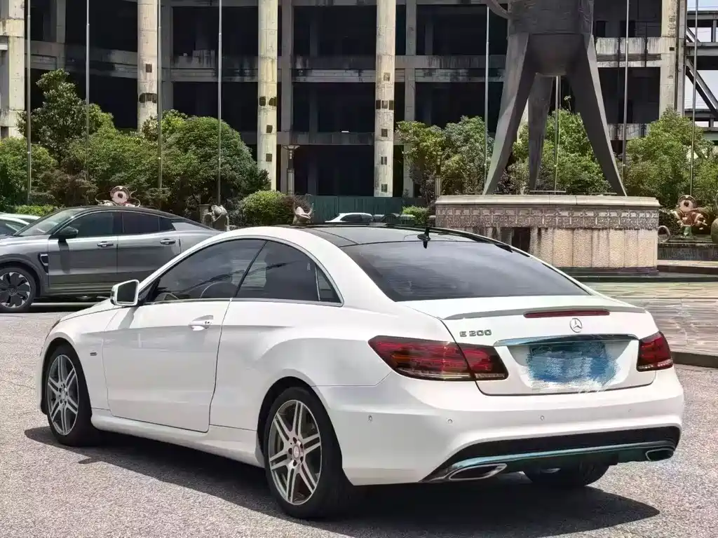 Mercedes-Benz E-Class (Import) — миниатюра 6