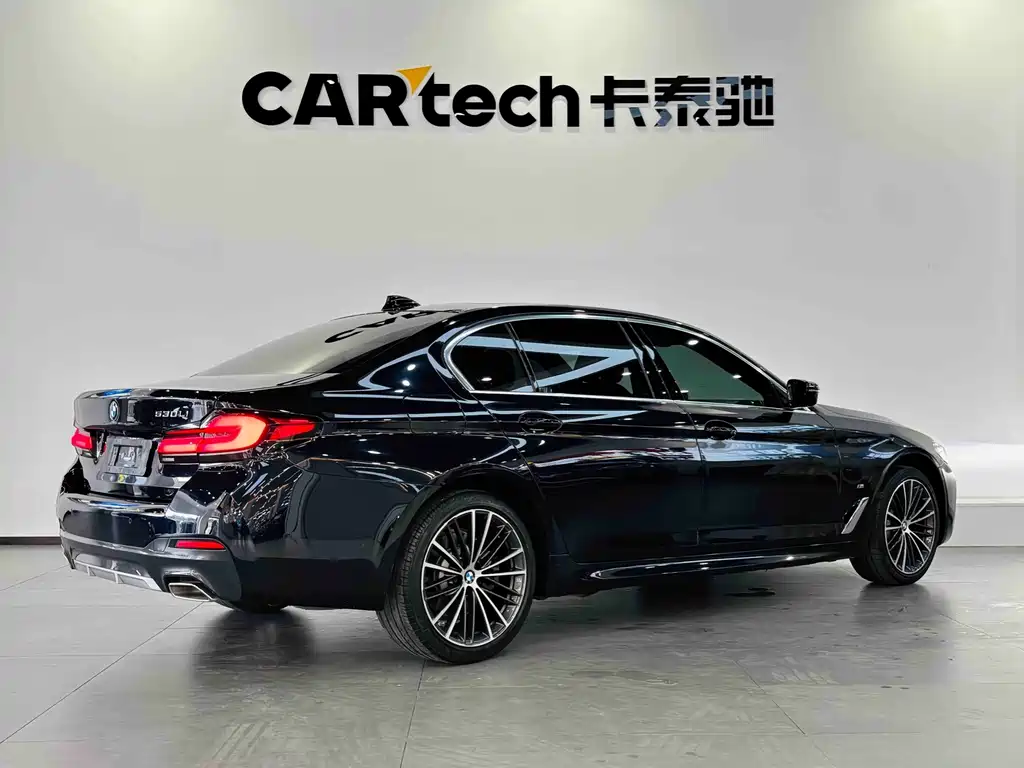 BMW 5 Series — миниатюра 32