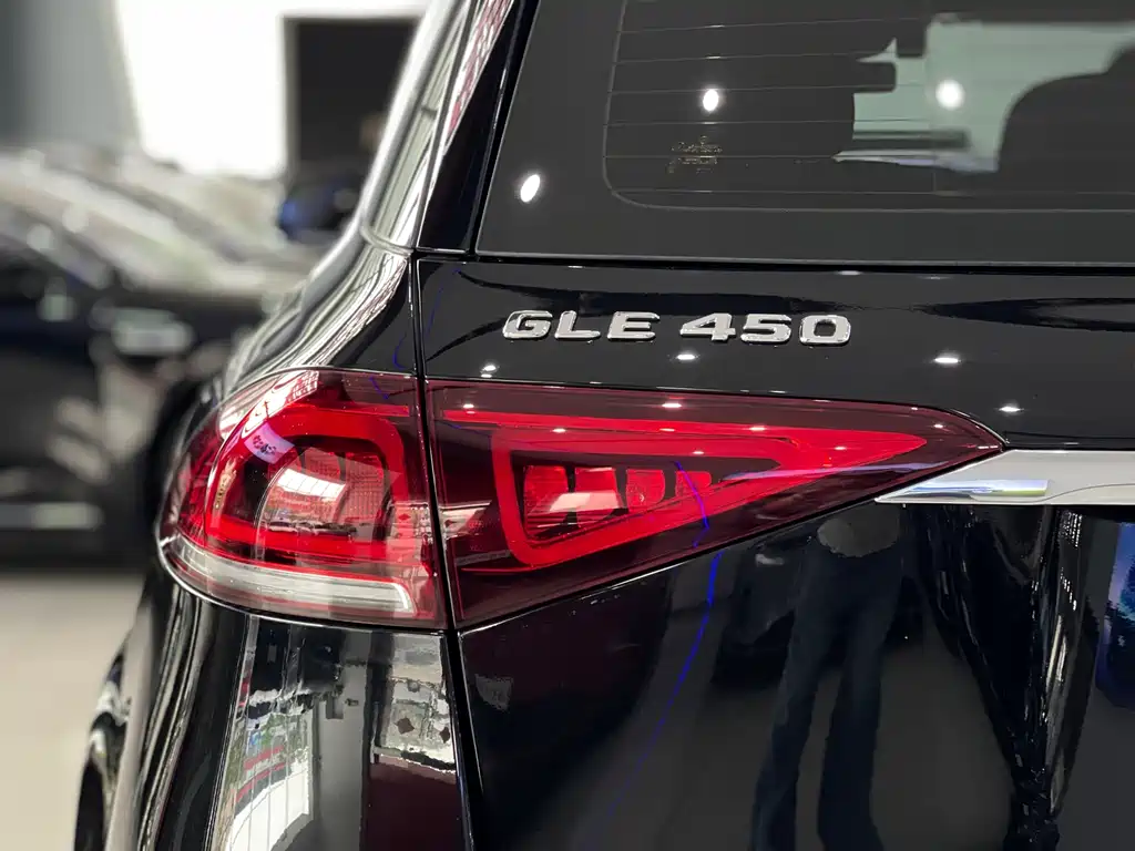 Mercedes-Benz GLE (Import) — миниатюра 13