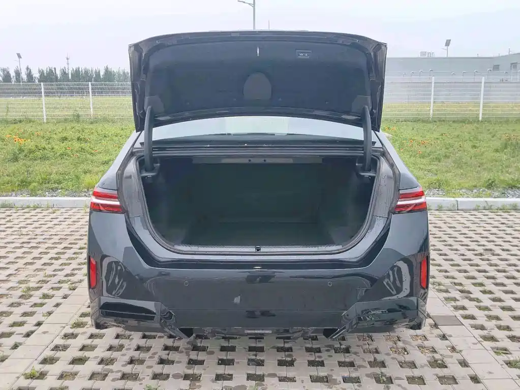 BMW 5 Series 5 2026 525Li M Sport