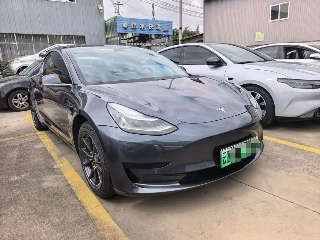 Tesla Model 3 — миниатюра 2