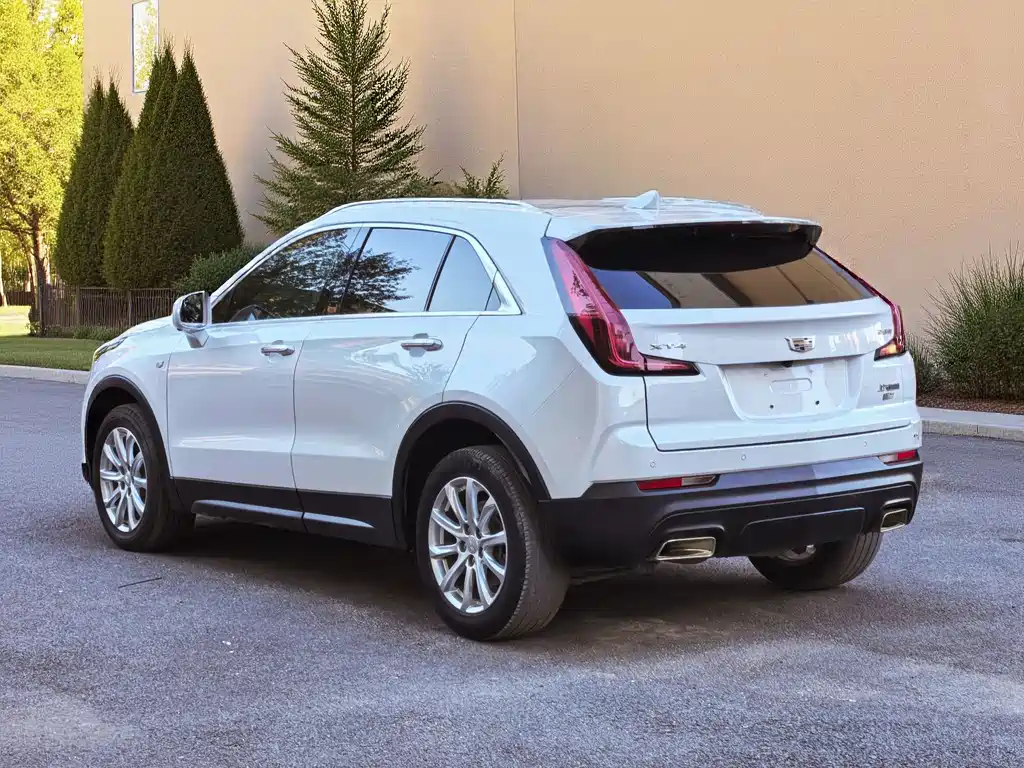 CADILLAC XT4