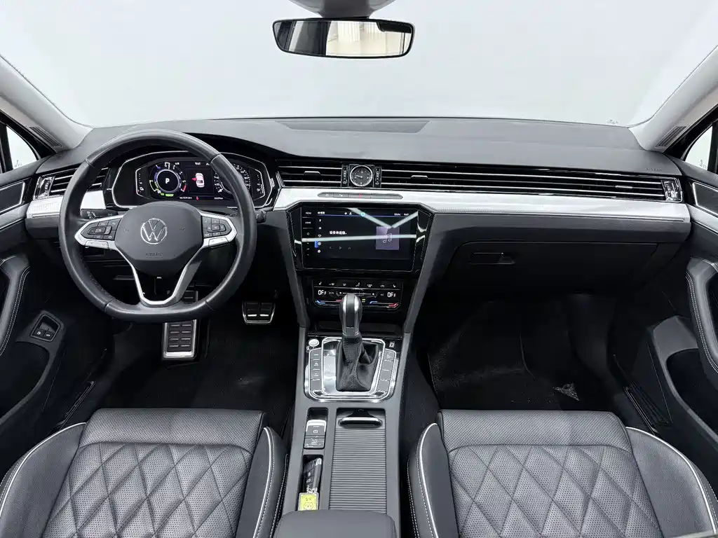 Volkswagen Magotan PHEV — миниатюра 7