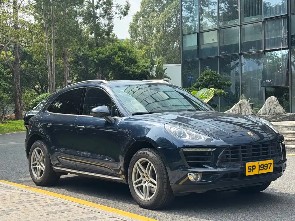 Porsche Macan — миниатюра 3