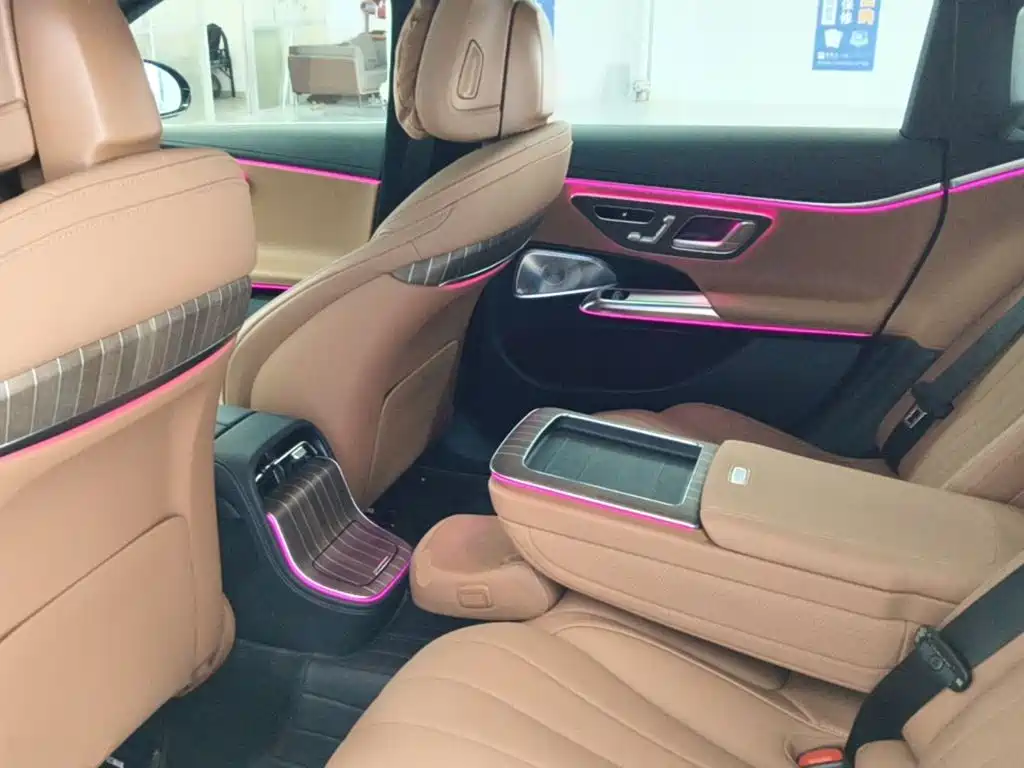 Mercedes-Benz E-Class — миниатюра 17