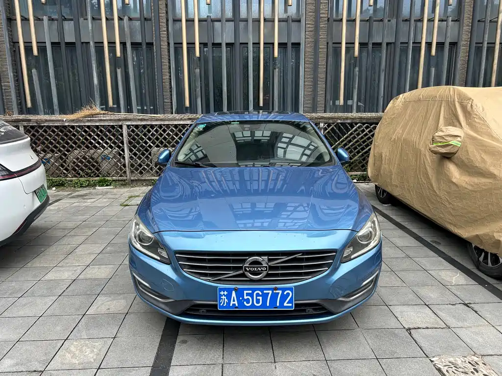 Volvo S60 (Import) — миниатюра 2