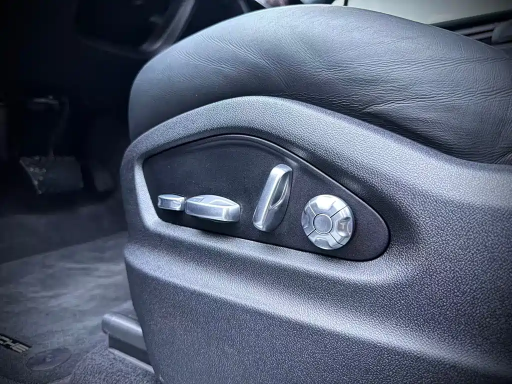 Porsche Cayenne — миниатюра 16