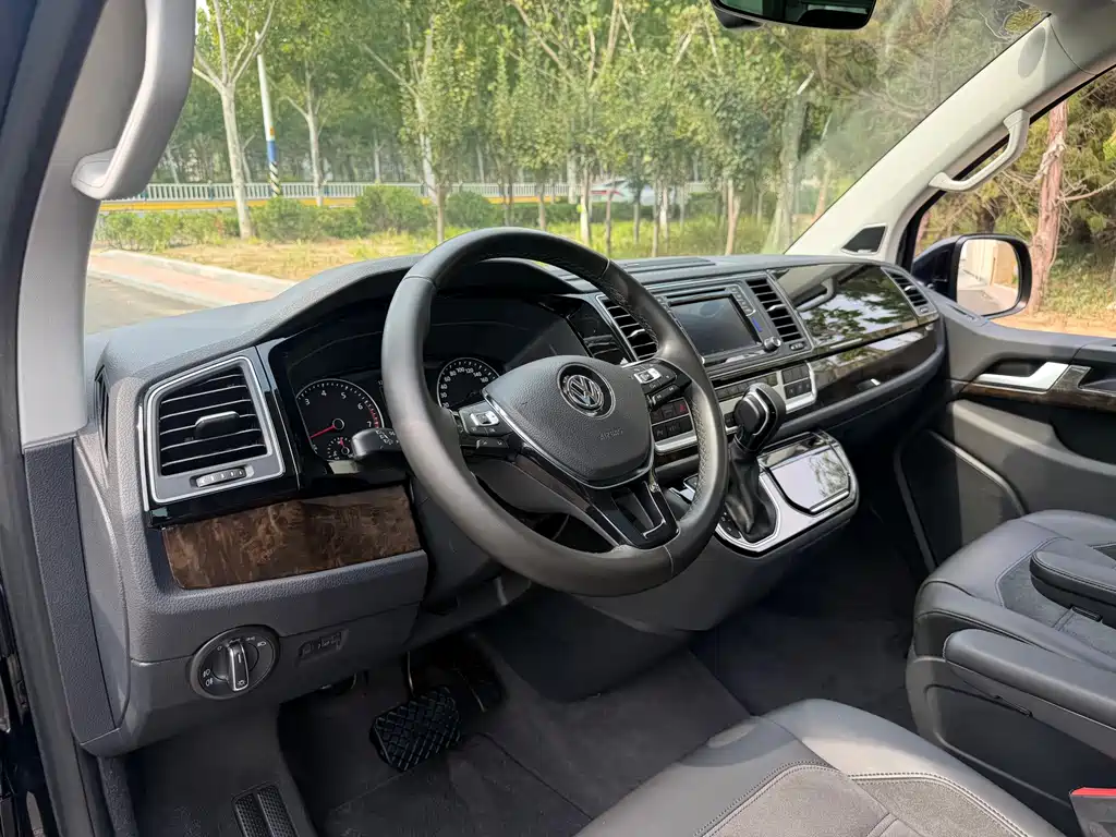 Volkswagen Multivan — миниатюра 13