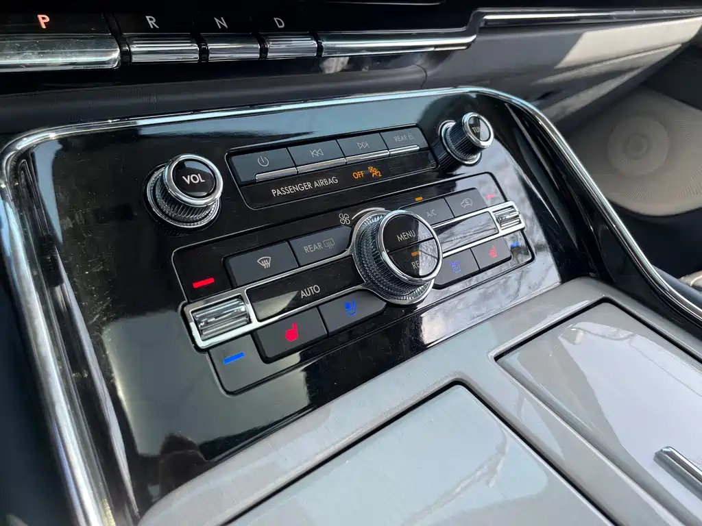 Lincoln Navigator — миниатюра 13