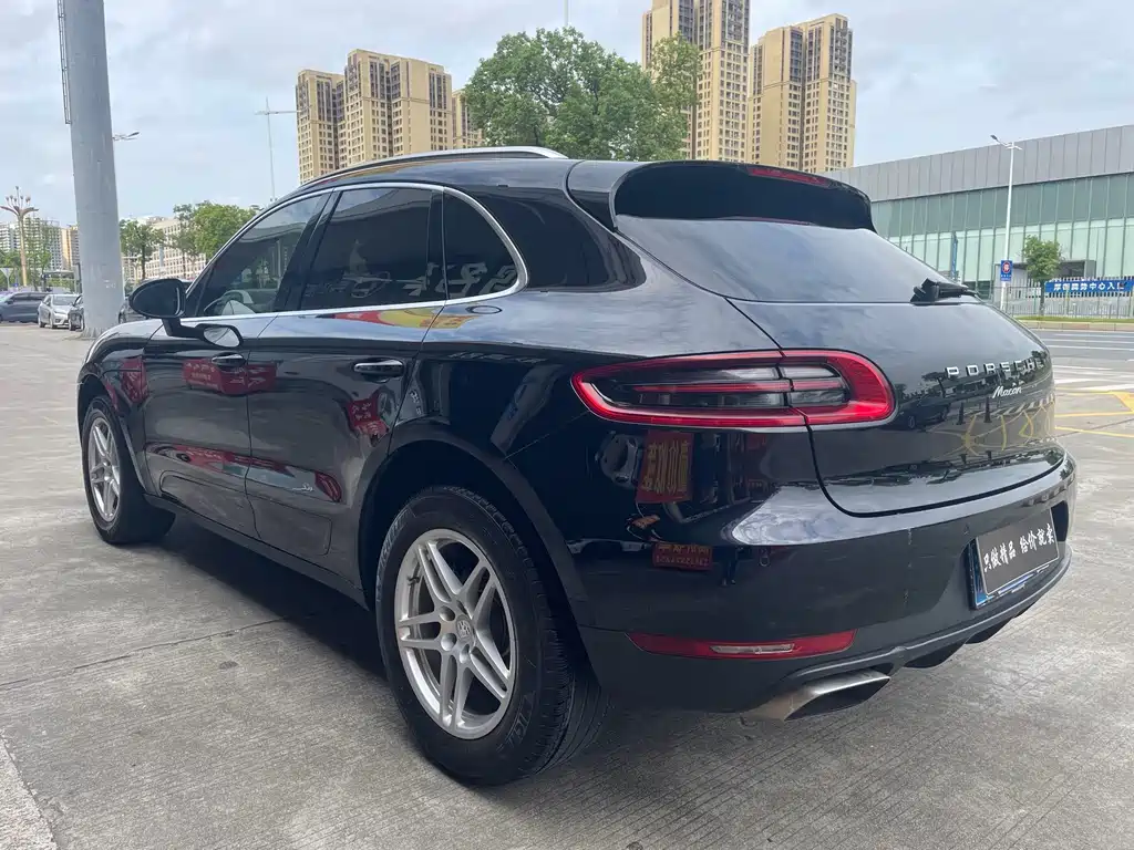 Porsche Macan — миниатюра 10