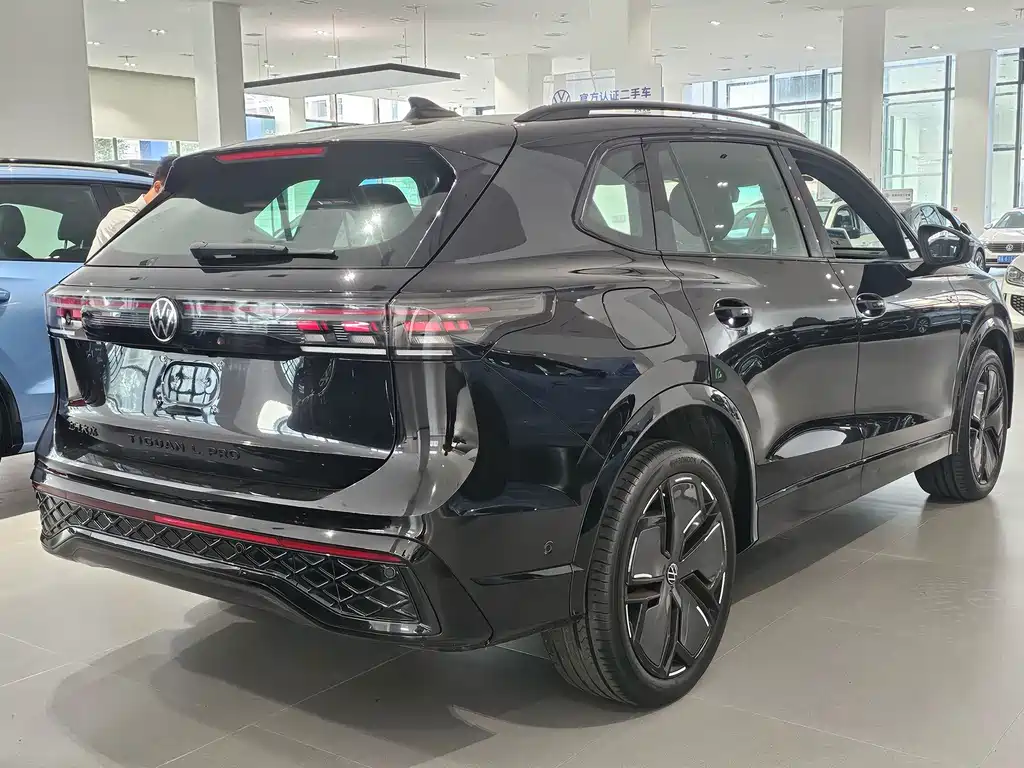 Volkswagen Tiguan L — миниатюра 9