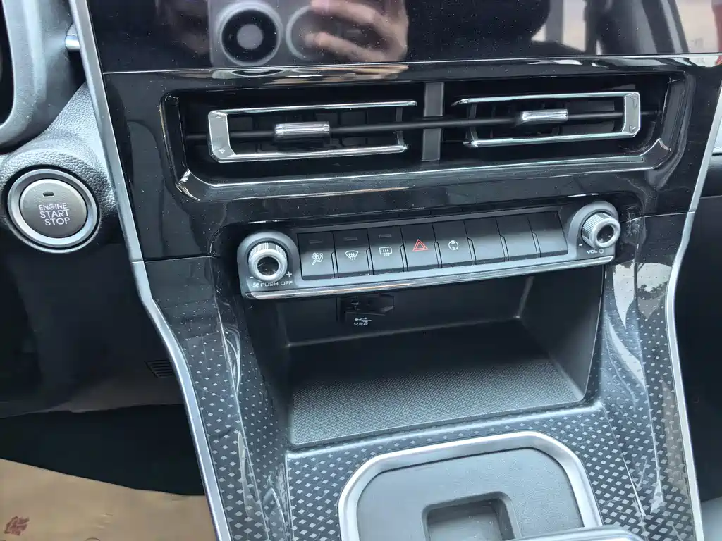 Haval M6 — миниатюра 12