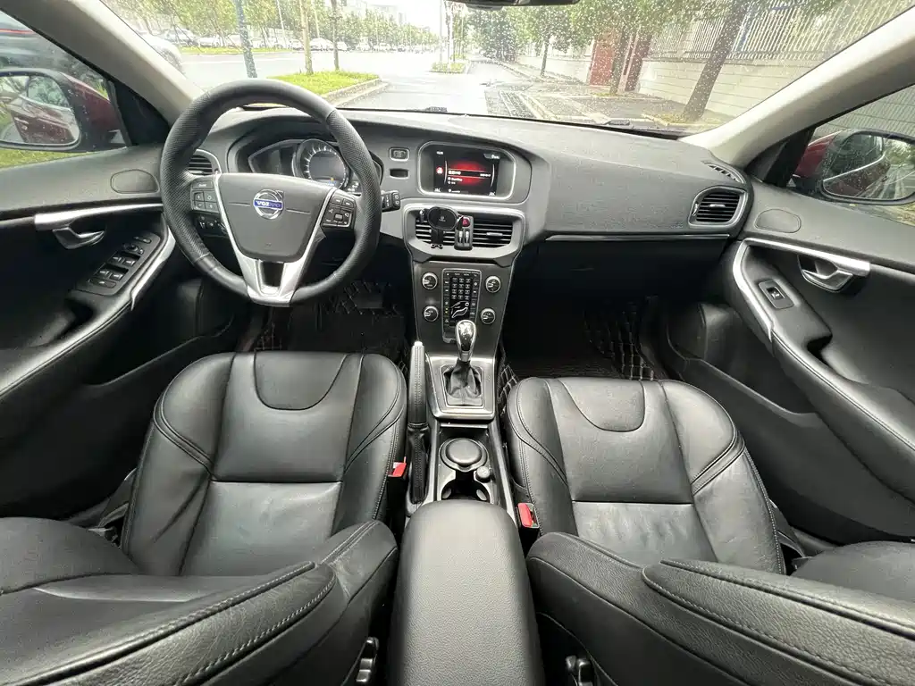 Volvo V40 — миниатюра 12