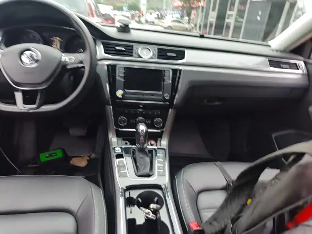 Volkswagen Passat — миниатюра 13