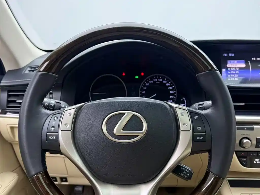 Lexus ES 2014 300h Elite