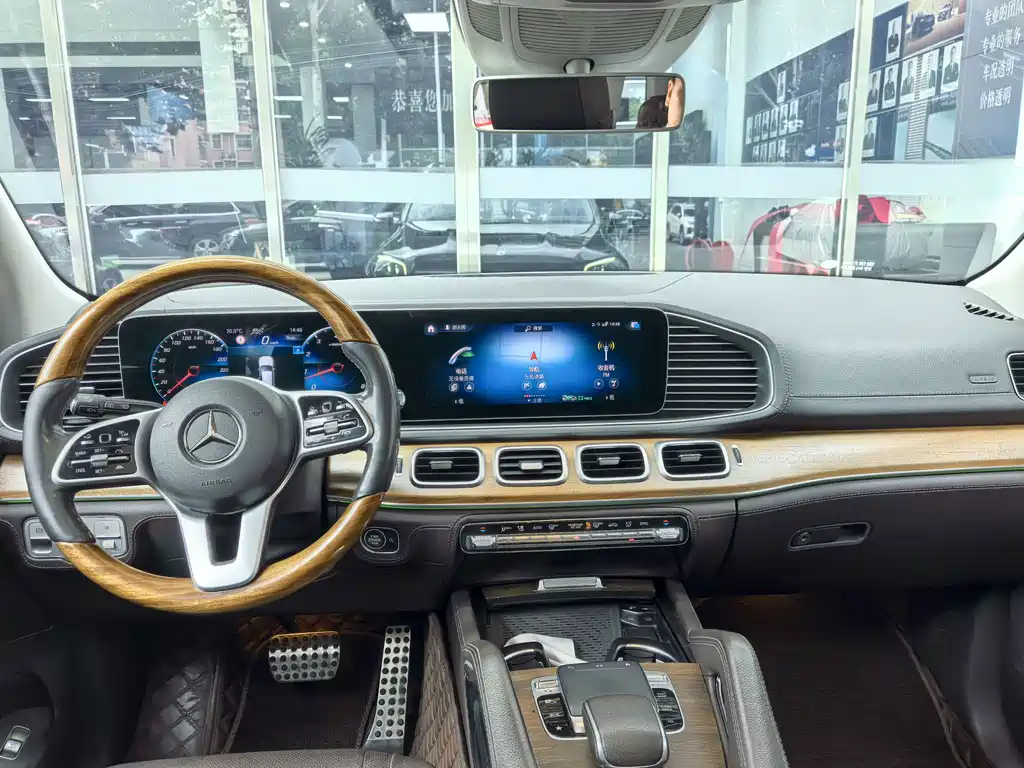 Mercedes-Benz GLS — миниатюра 20