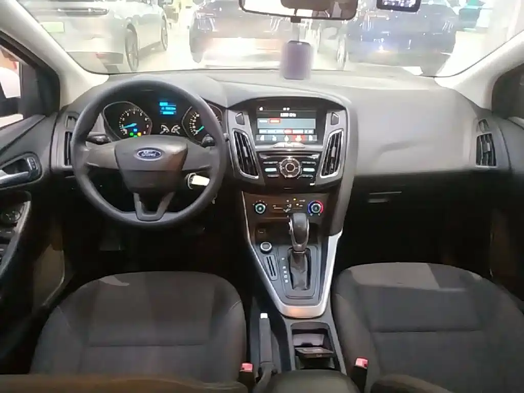 Ford Focus — миниатюра 10