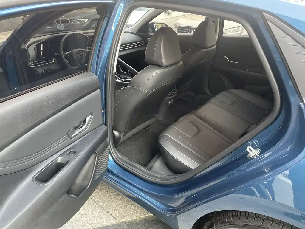 Hyundai Elantra — миниатюра 5
