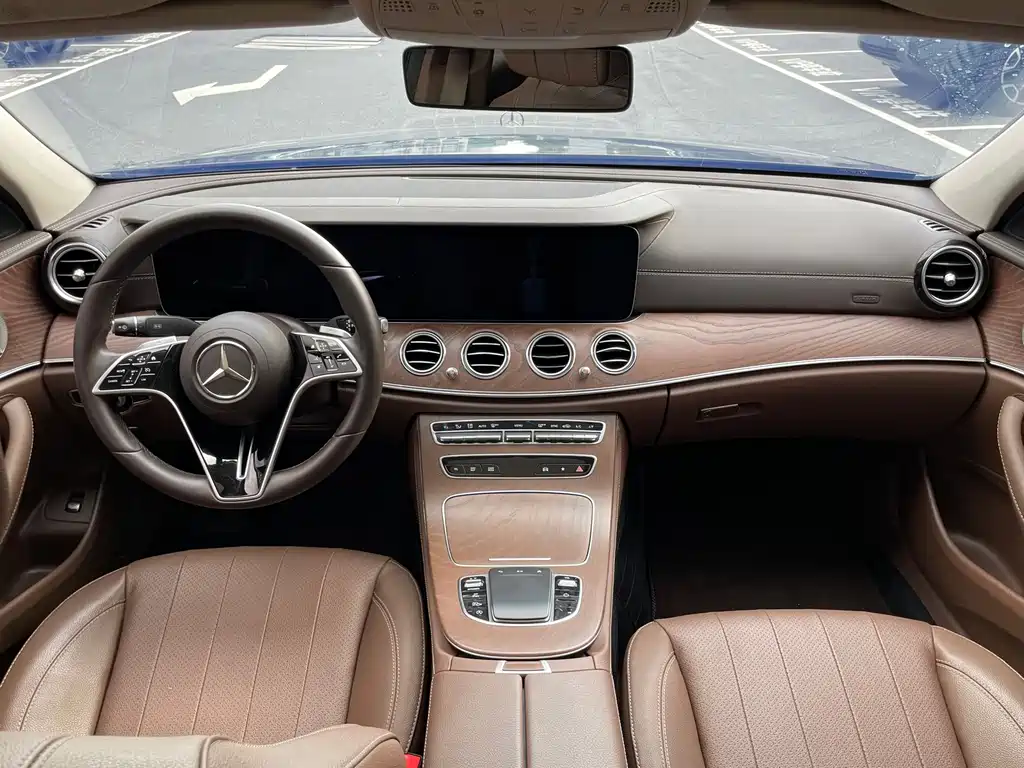 Mercedes-Benz E-Class — миниатюра 8