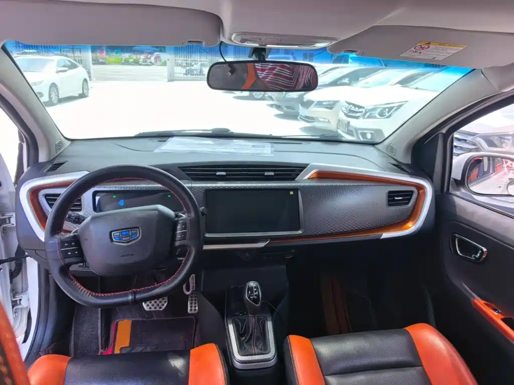 Geely Vision X1 — миниатюра 10