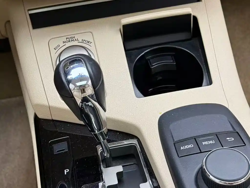 Lexus ES 2014 300h Elite