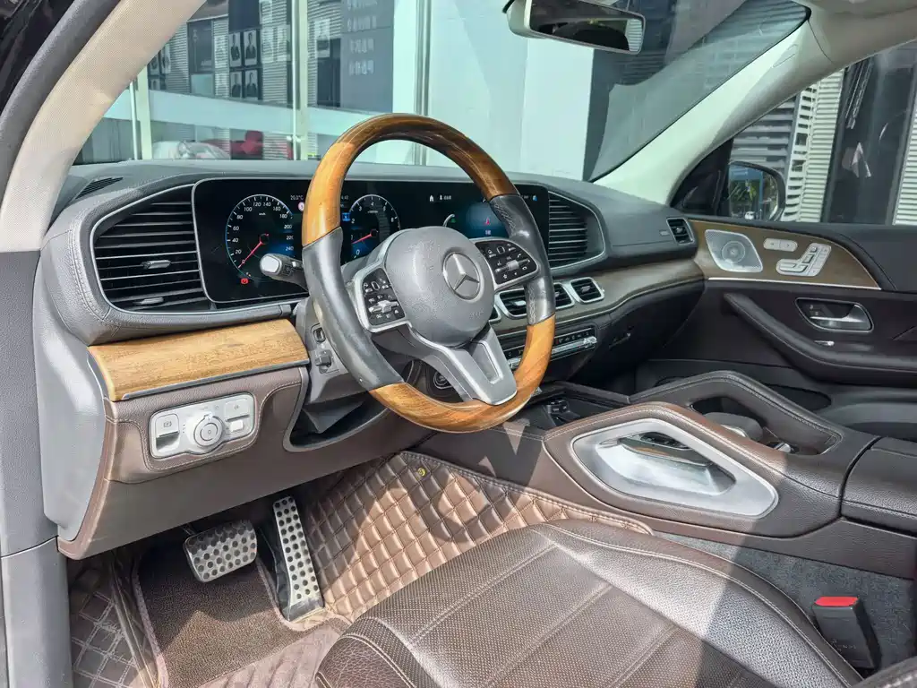 Mercedes-Benz GLS — миниатюра 17