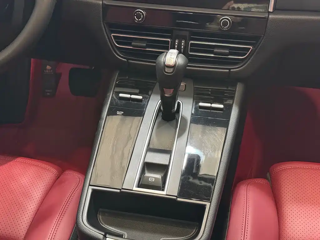 Porsche Macan — миниатюра 16