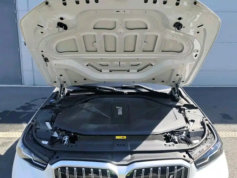 BMW i5 — миниатюра 13