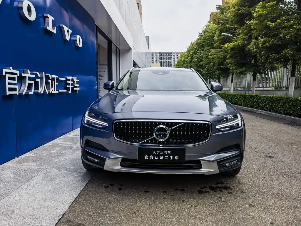 Volvo V90 — миниатюра 2