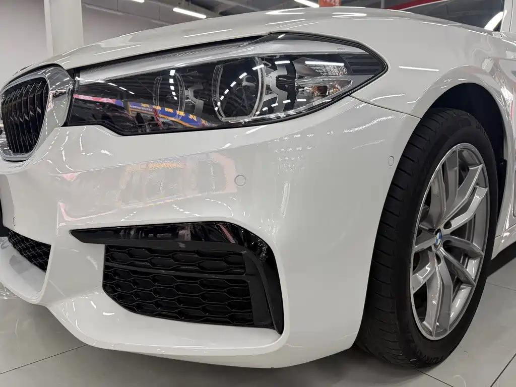 BMW 5 Series — миниатюра 4