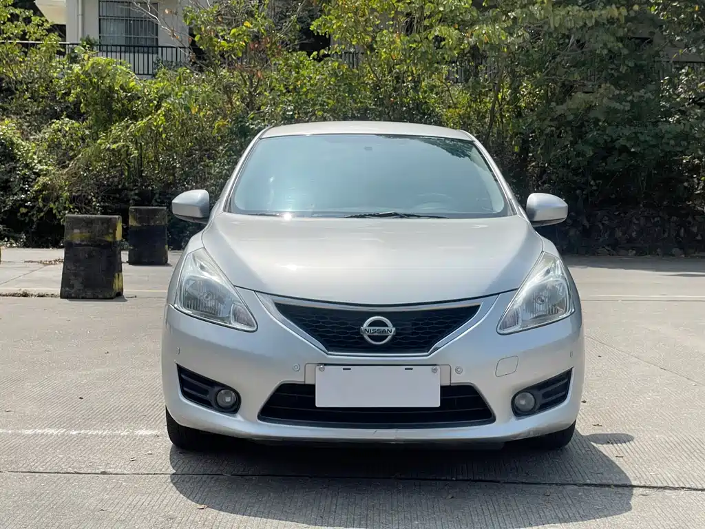 Nissan Tiida 2011 1.6L CVT Comfort
