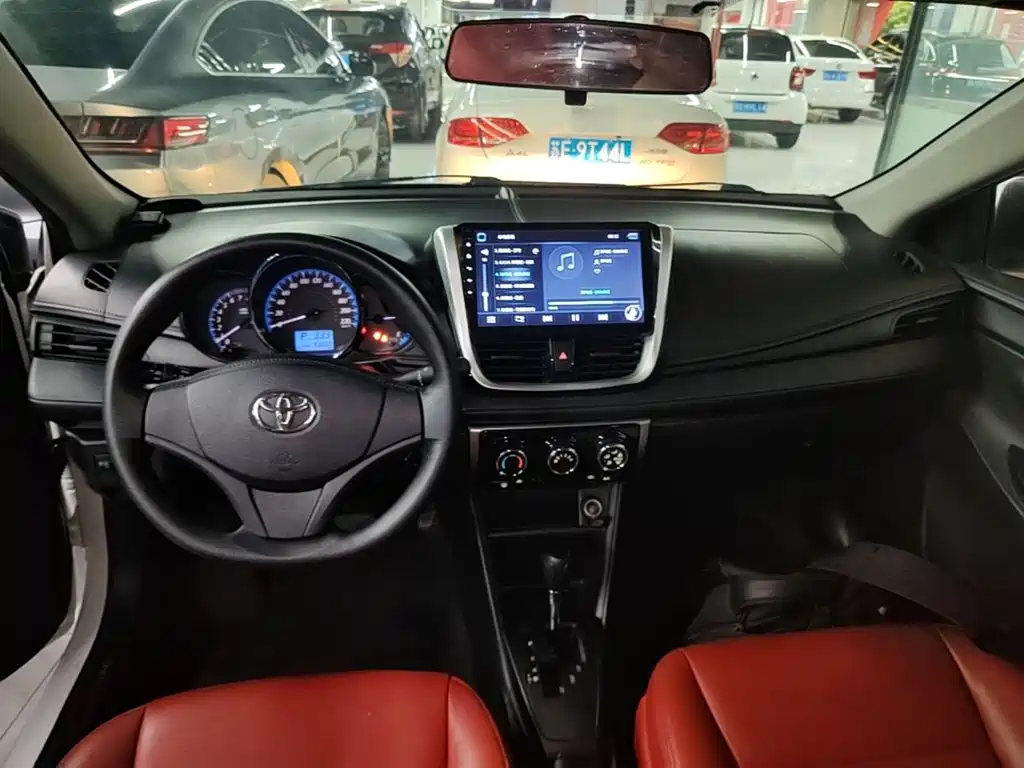 Toyota Yaris L — миниатюра 10