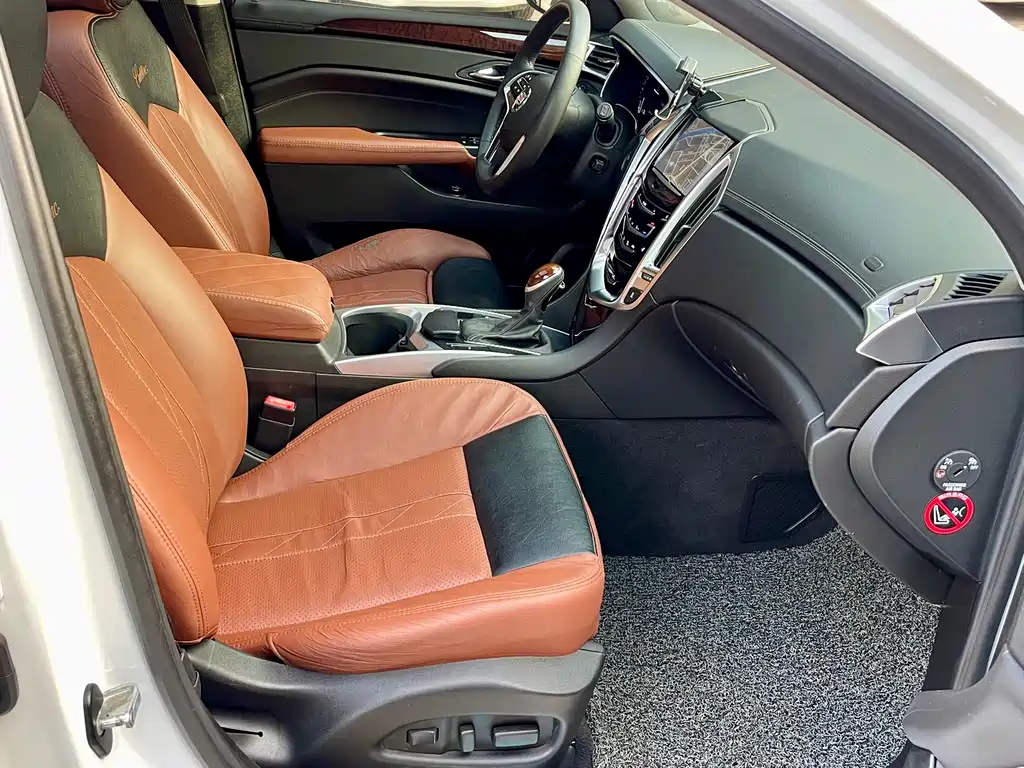 Cadillac SRX — миниатюра 12