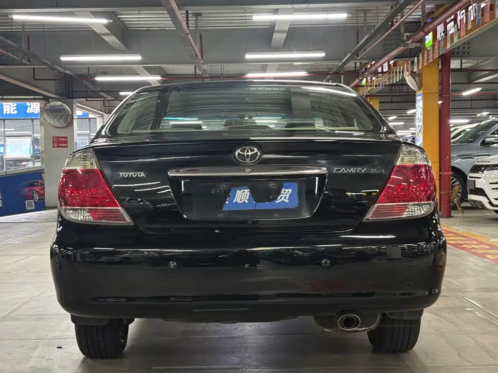 Toyota Camry — миниатюра 7