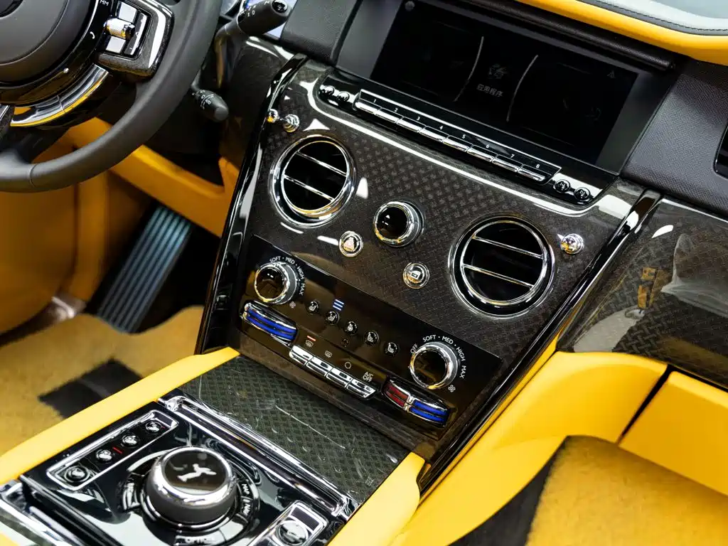 Rolls-Royce Cullinan — миниатюра 25