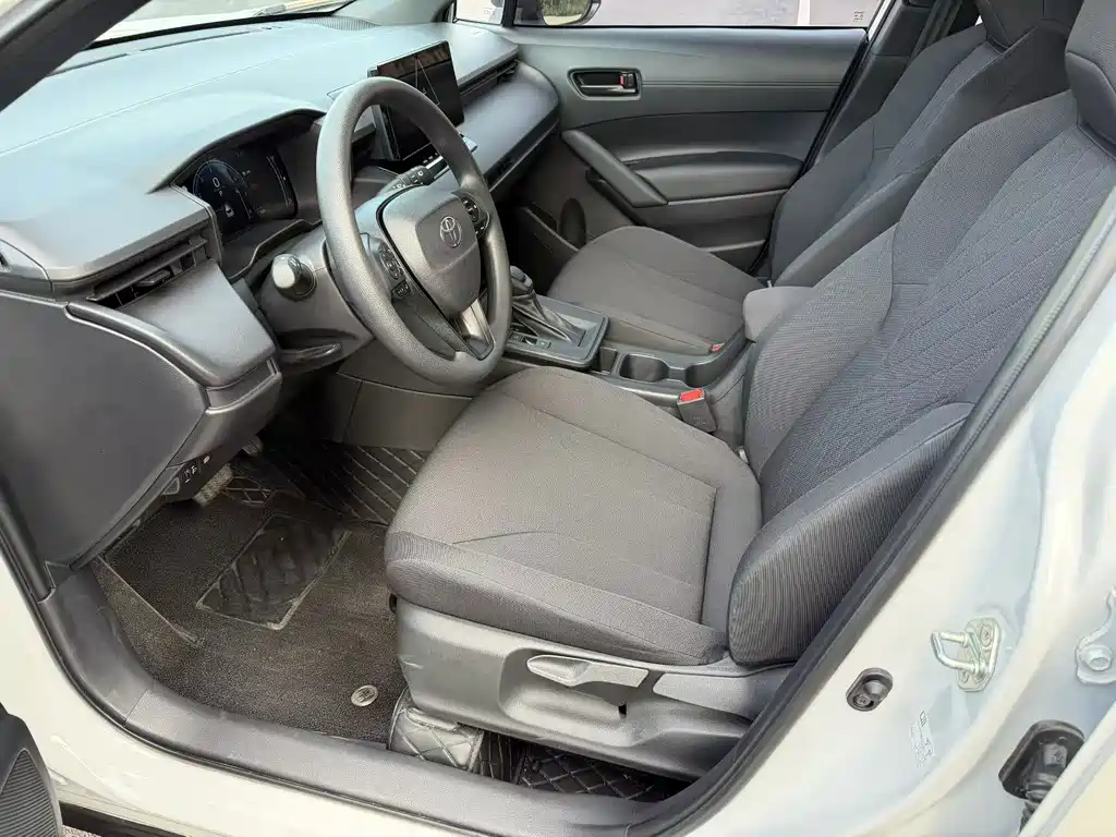 Toyota Corolla Cross — миниатюра 4