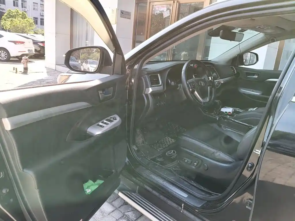 Toyota Highlander — миниатюра 17