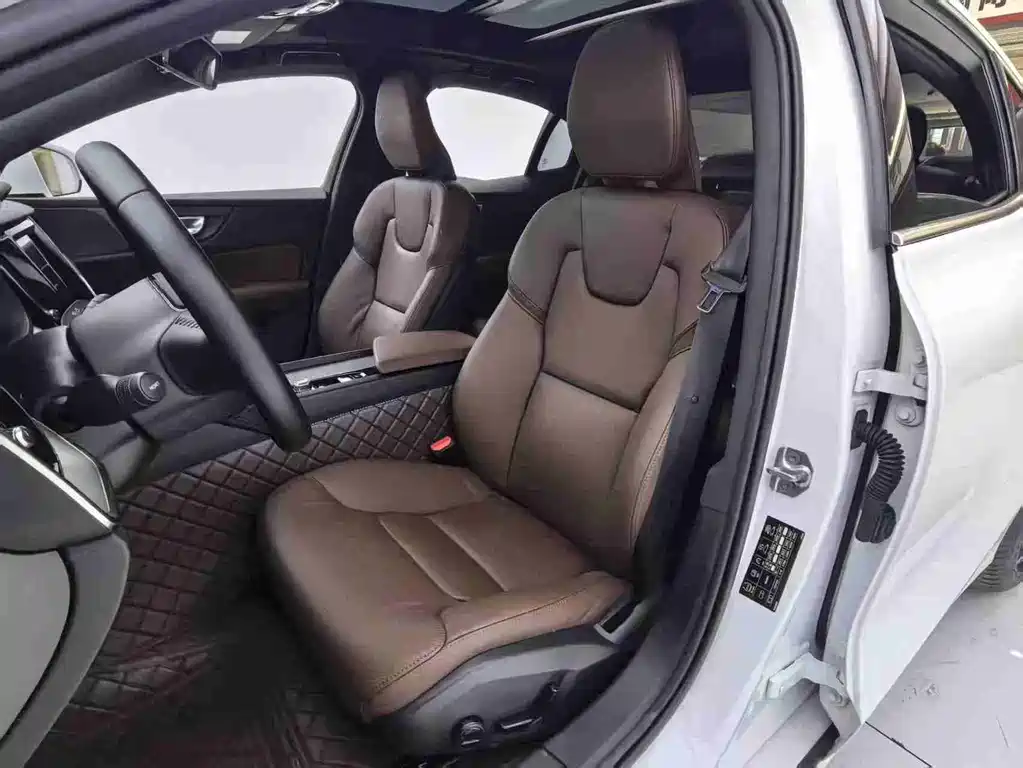 Volvo S60 — миниатюра 7