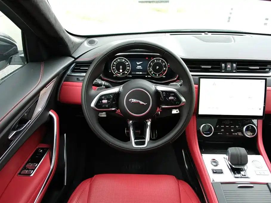 Jaguar F-PACE — миниатюра 16