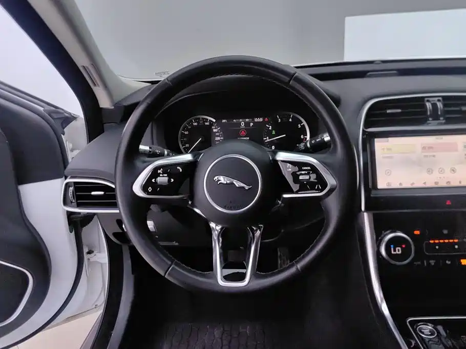 Jaguar XEL — миниатюра 15
