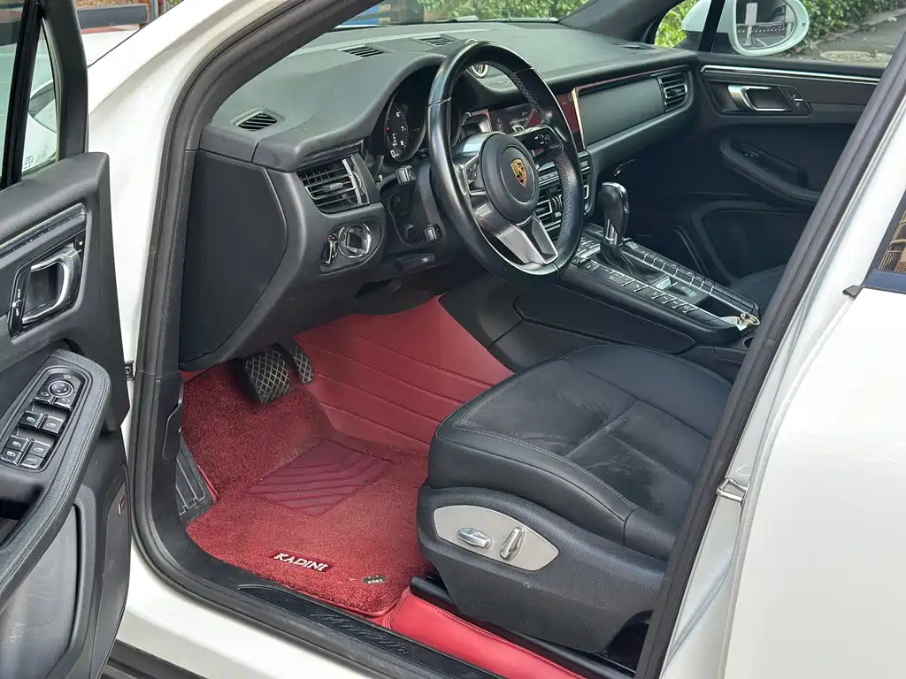 Porsche Macan — миниатюра 10