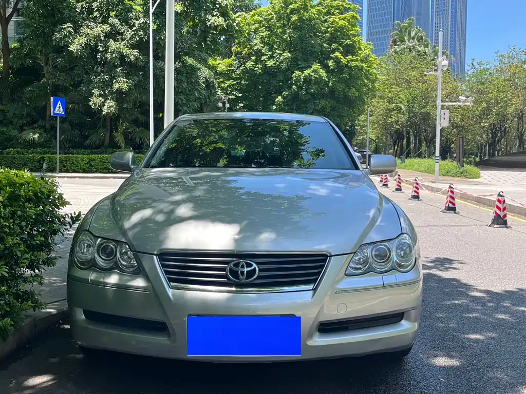 Купить Toyota Reiz