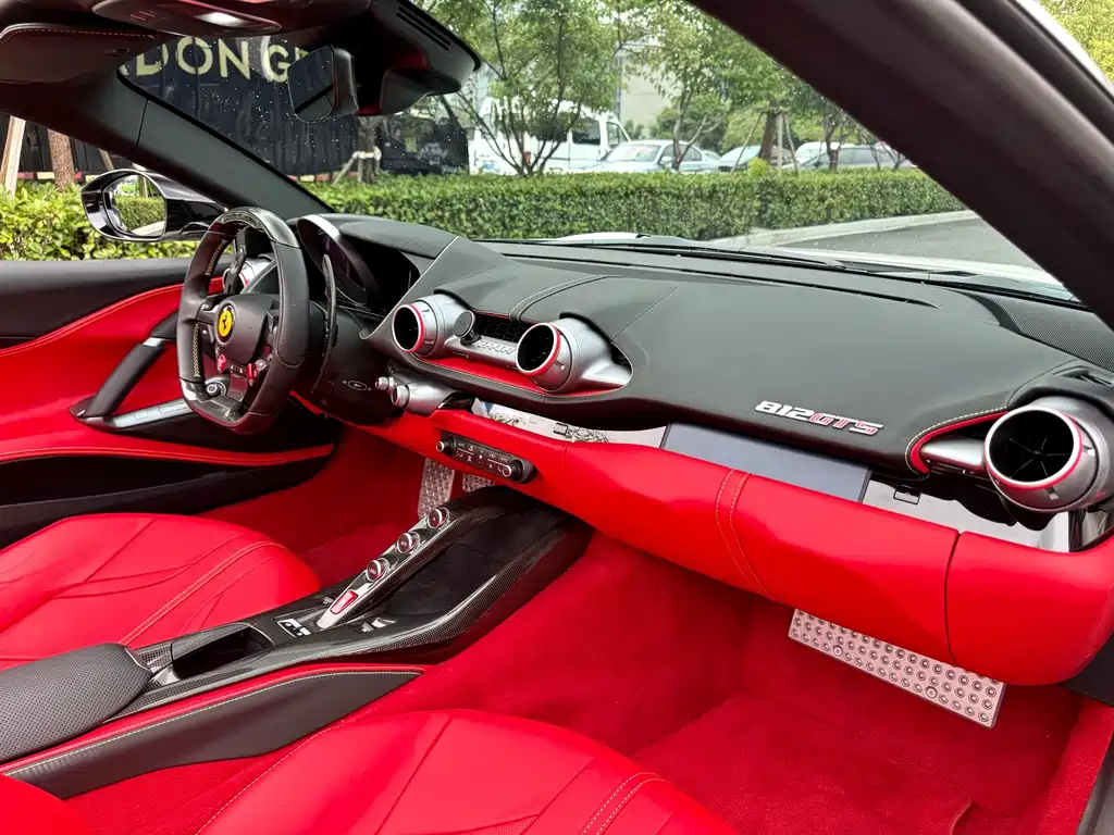 Ferrari 812 — миниатюра 6