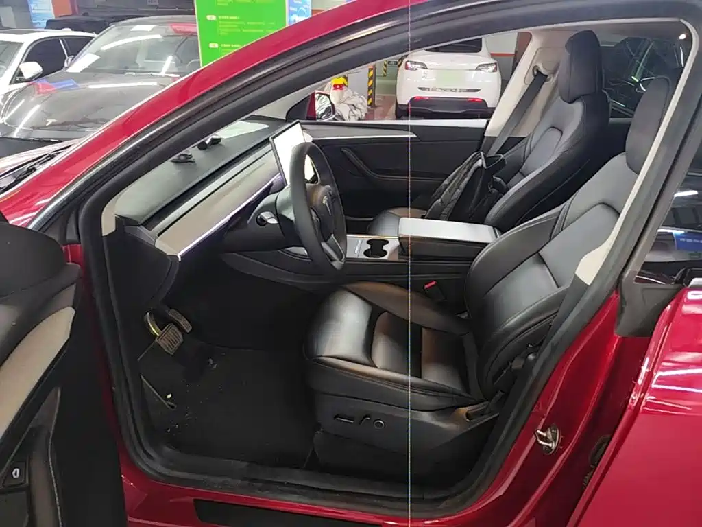 Tesla Model Y — миниатюра 16