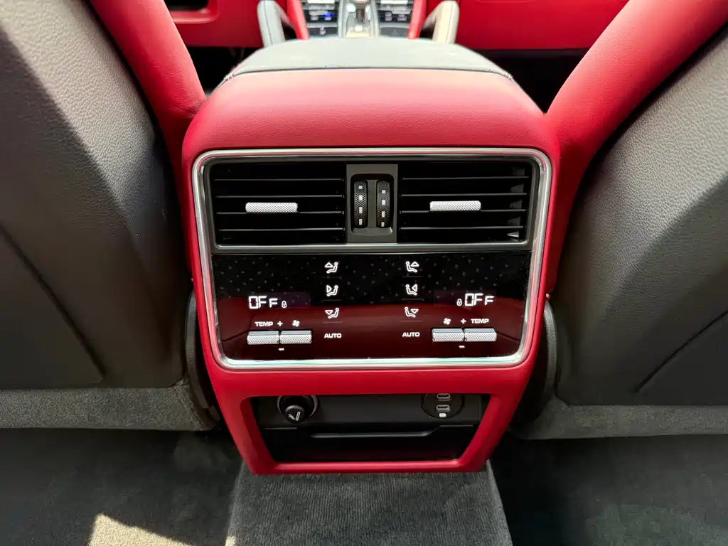 Porsche Cayenne — миниатюра 15