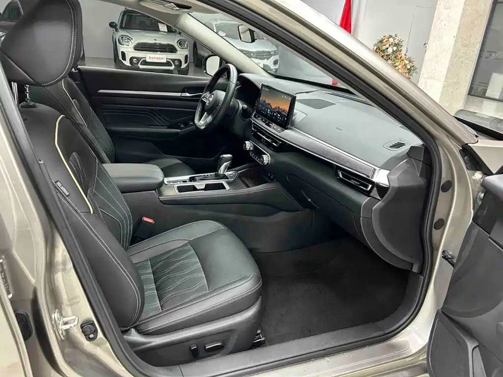 Nissan Teana — миниатюра 18