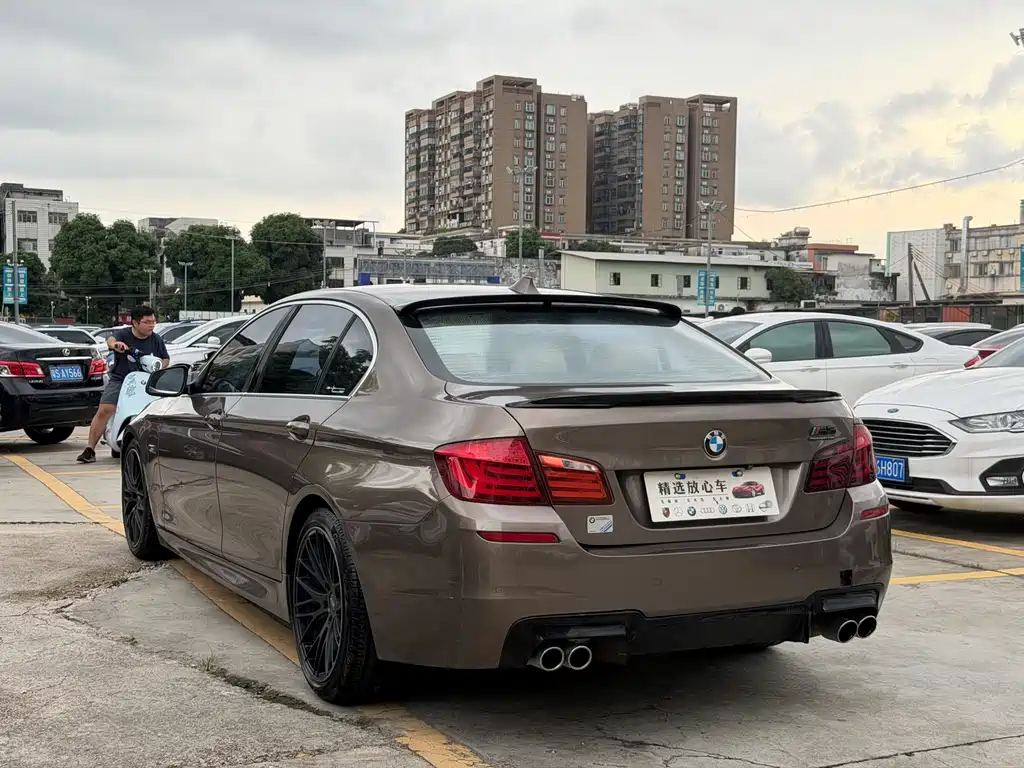 BMW 5 Series — миниатюра 4