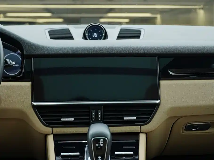 Porsche Cayenne — миниатюра 17