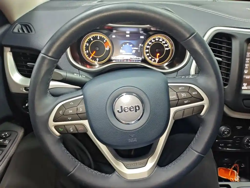 Jeep Cherokee — миниатюра 11