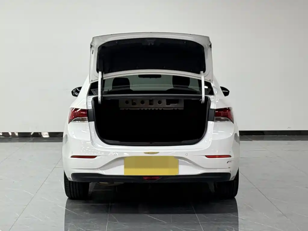 Buick Excelle — миниатюра 11